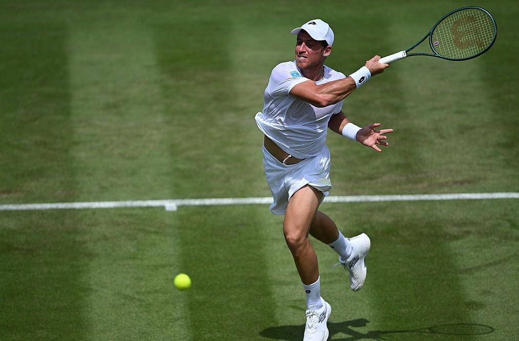 德约科维奇意外战胜加拿大队，爆冷引爆全场！