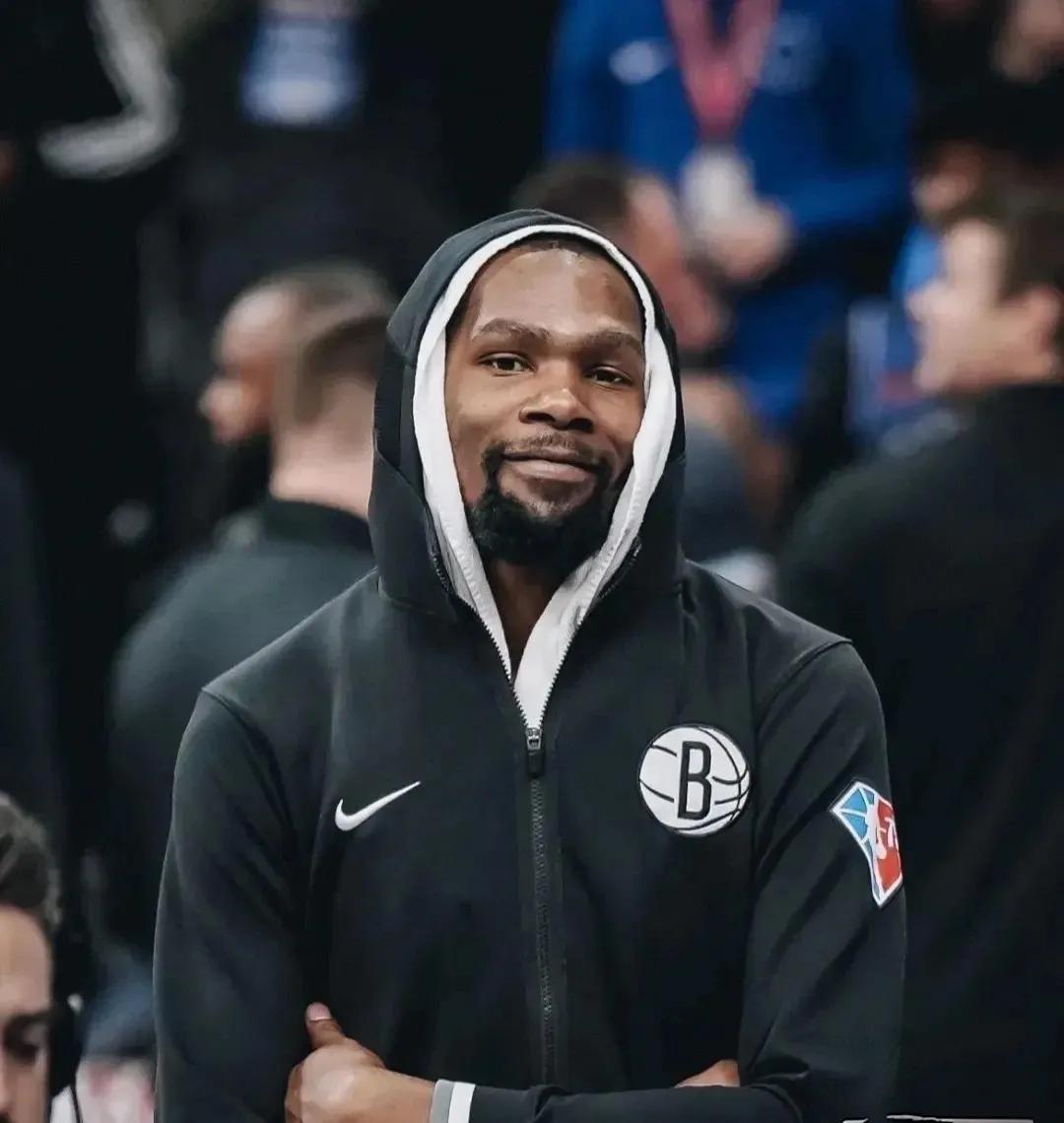  杜兰特重要时刻表现优异，RNG带队取胜！全场沸腾不已